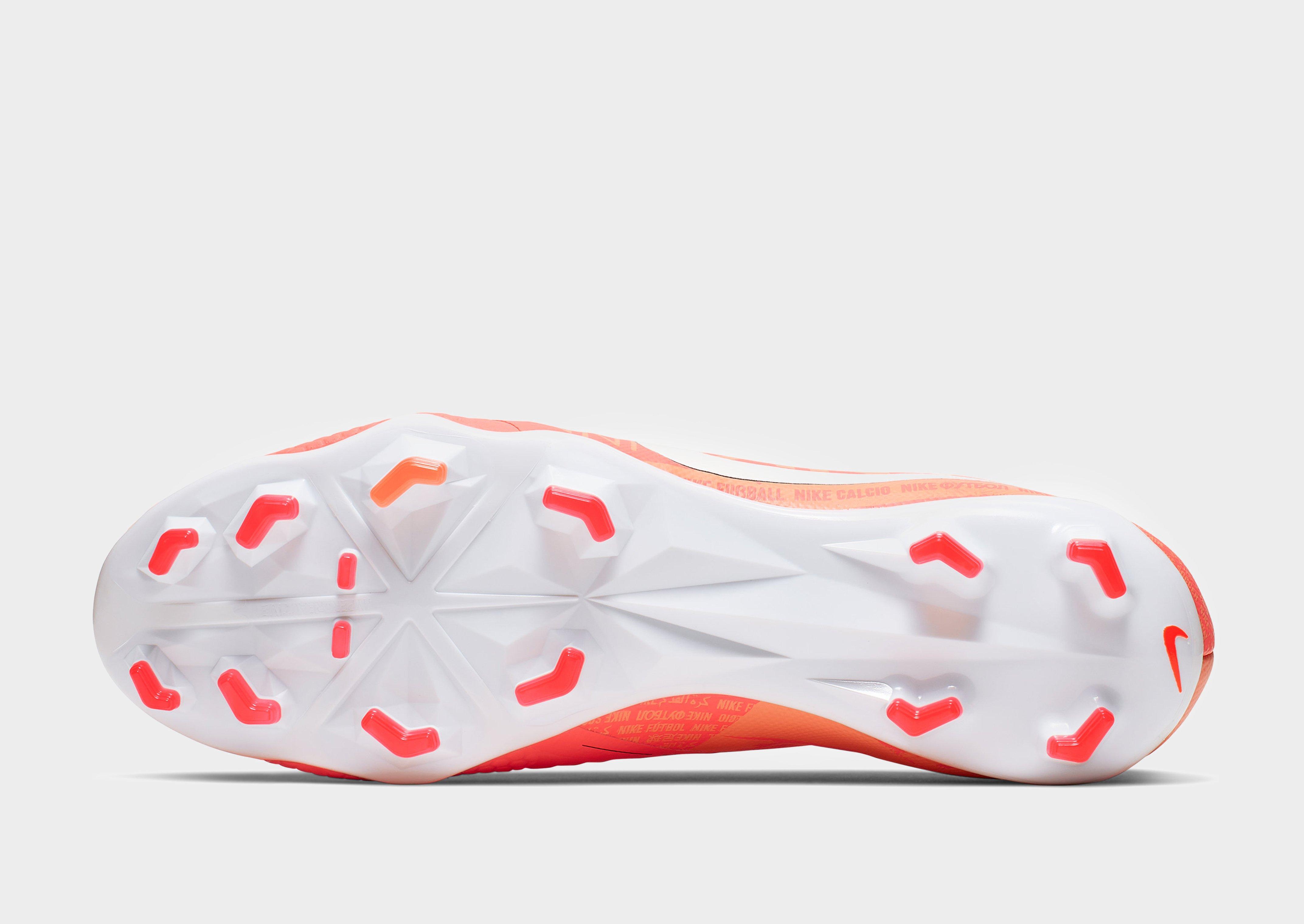 Nike Botas de fútbol para césped artificial Phantom Venom .